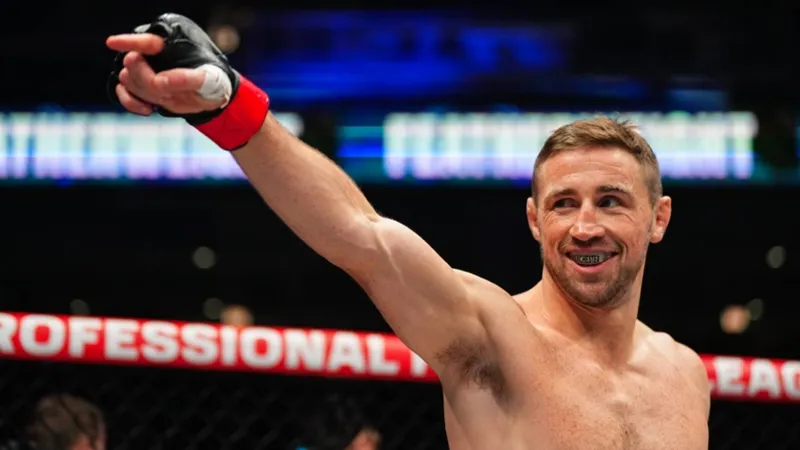 Brendan Loughnane loại trừ khả năng tạo nên lịch sử MMA trong các kế hoạch tương lai | DAZN News GB