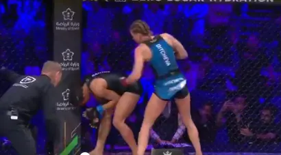 image_674a71eec37e0 Dakota Ditcheva lands brutal body shot - dismantle Taila Santos to win 2024 PFL world title