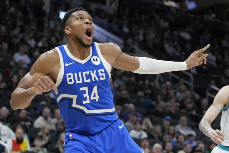 Antetokounmpo raises his game to help Bucks make quick turnaround from poor  start | Nba | lancasteronline.com