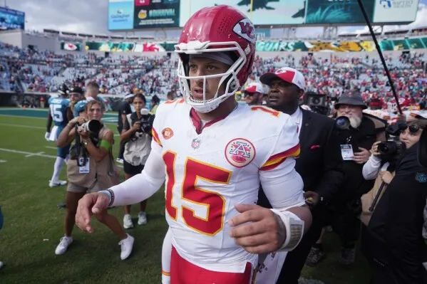 Chiefs' Patrick Mahomes happy for reworked deal, chance to keep winning  Super Bowls in KC | AP News