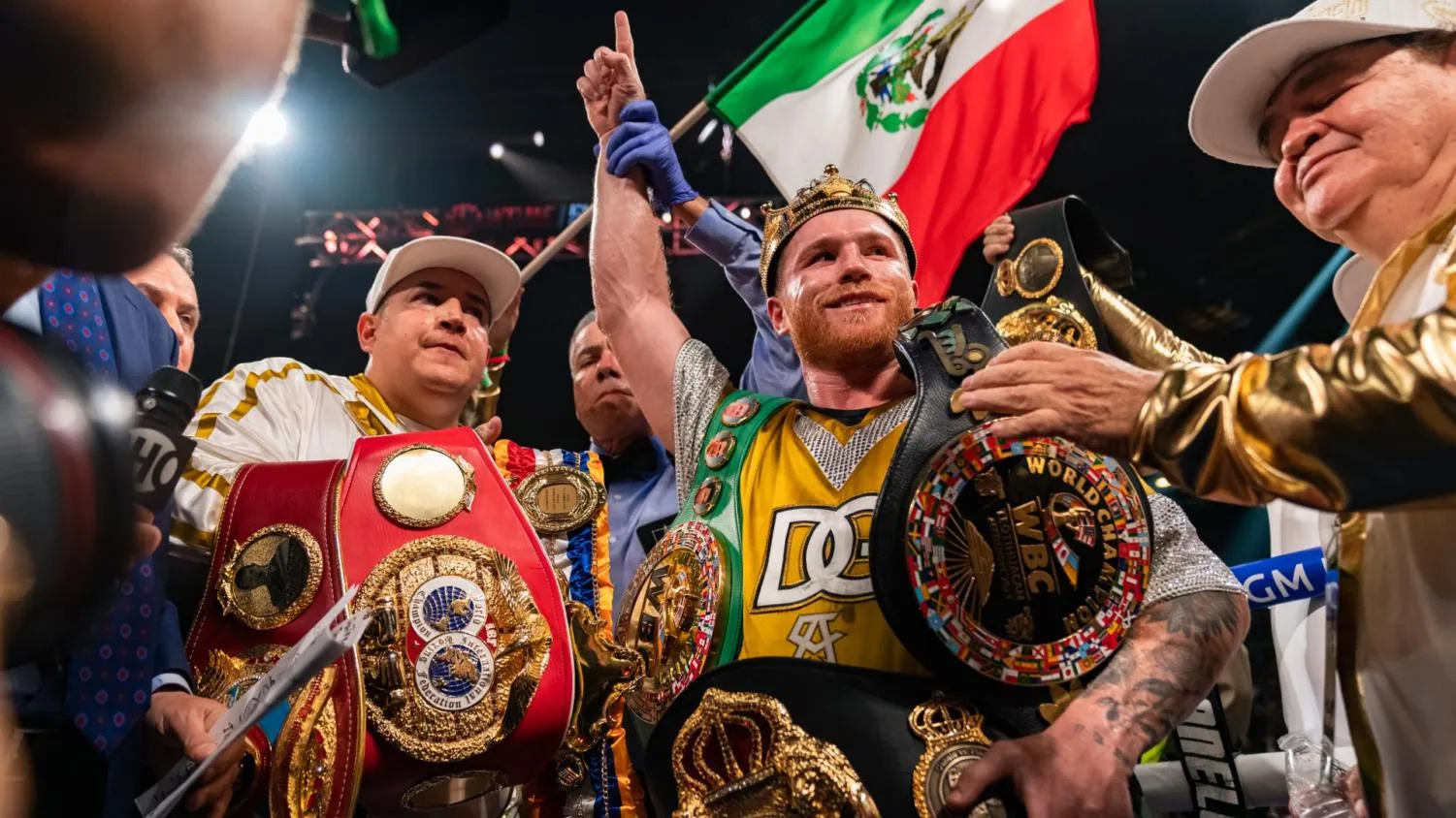 Canelo Alvarez: Tạo nên lịch sử với cú đấm – The Oarsman