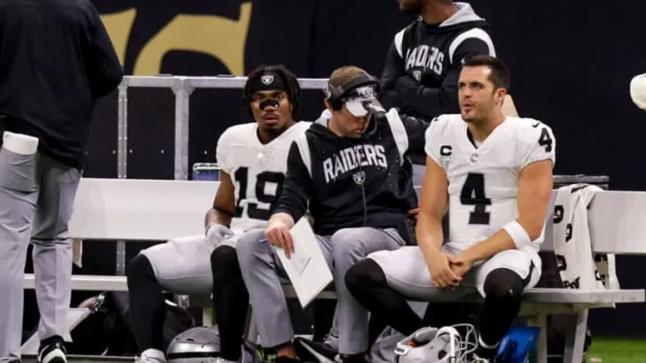 image_6756a05c35805 Derek Carr Exits with Injuries; Aidan O'Connell Carted Off