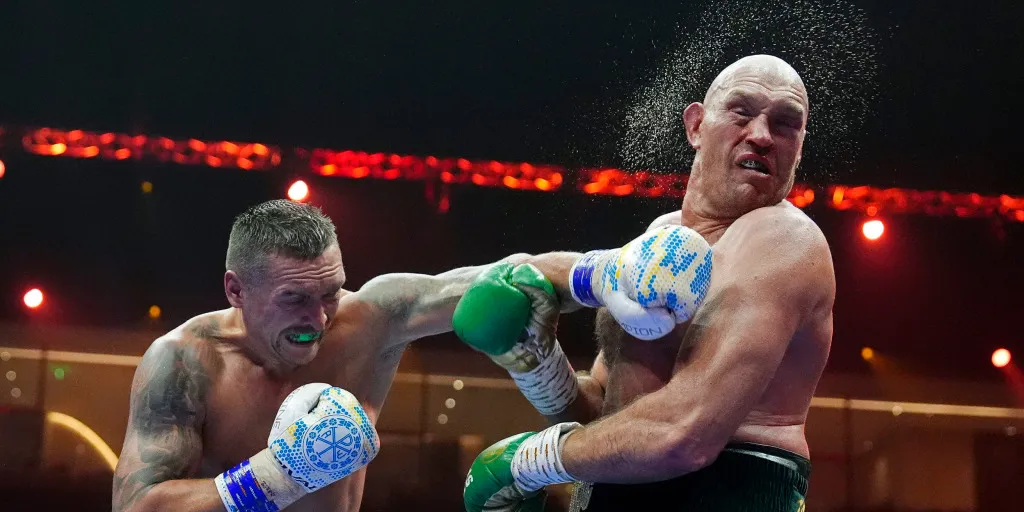 Oleksandr Usyk beats Tyson Fury by split decision to become the undisputed  heavyweight champion