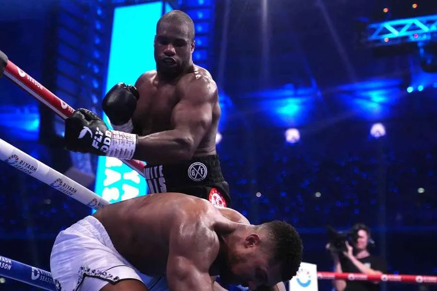 Daniel Dubois stops Anthony Joshua with thunderous stoppage win |  Flashscore.co.uk