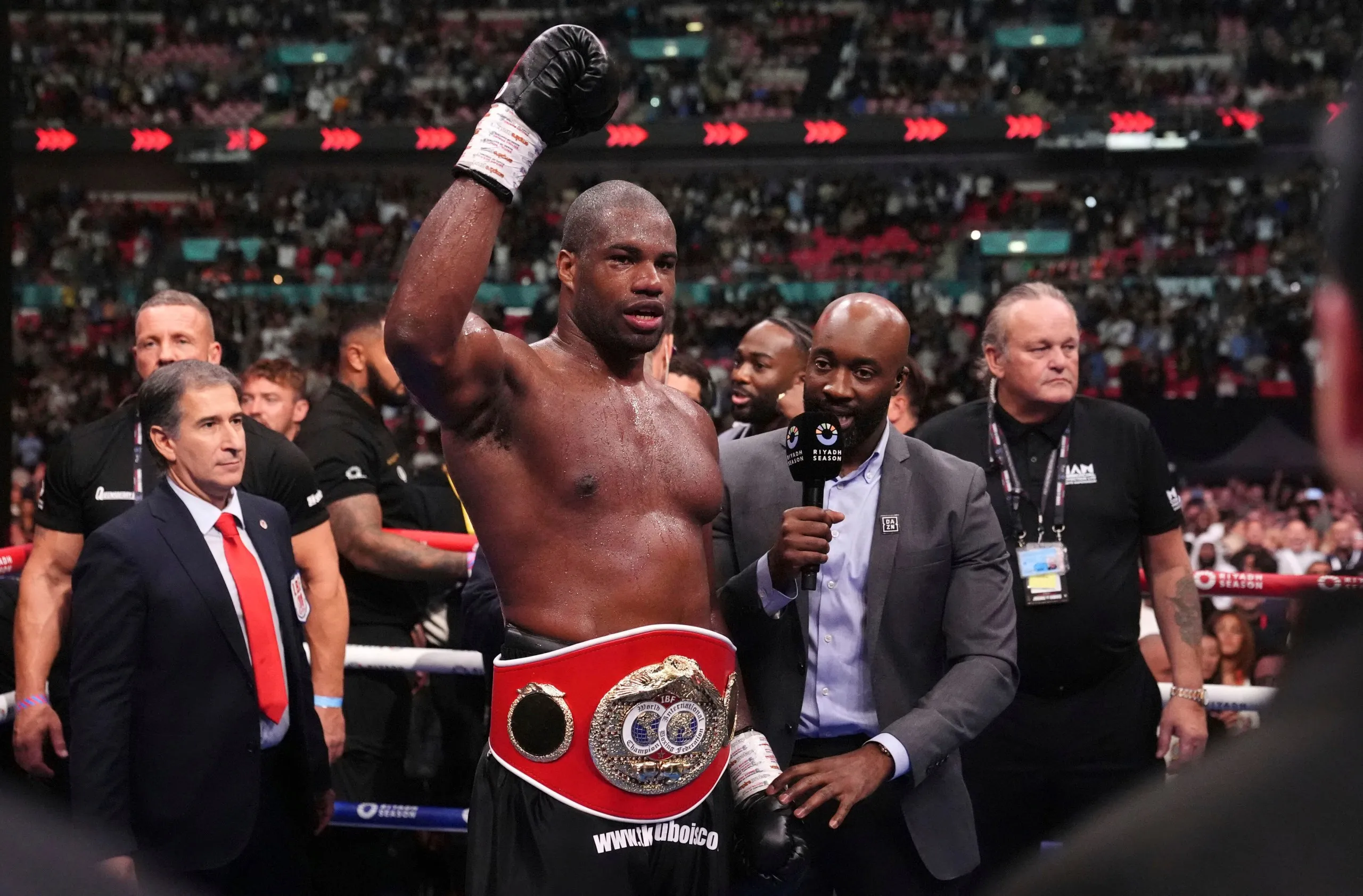 Dubois beats up Joshua to retain IBF heavyweight title with brutal  5th-round knockout | WIVT - News 34