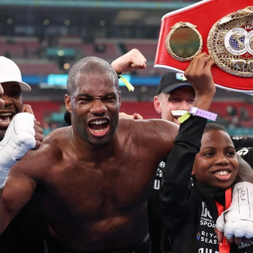 Tout le monde le traitait comme s'il était un clochard » : Daniel Dubois,  la revanche d'un mal-aimé après son K.-O. sur Anthony Joshua (Lourds)