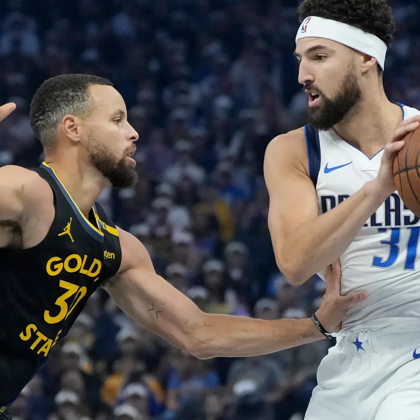 image_67612df274b91 Klay Thompson Reunites with Stephen Curry on Opening Day of the 2025 NBA Cup