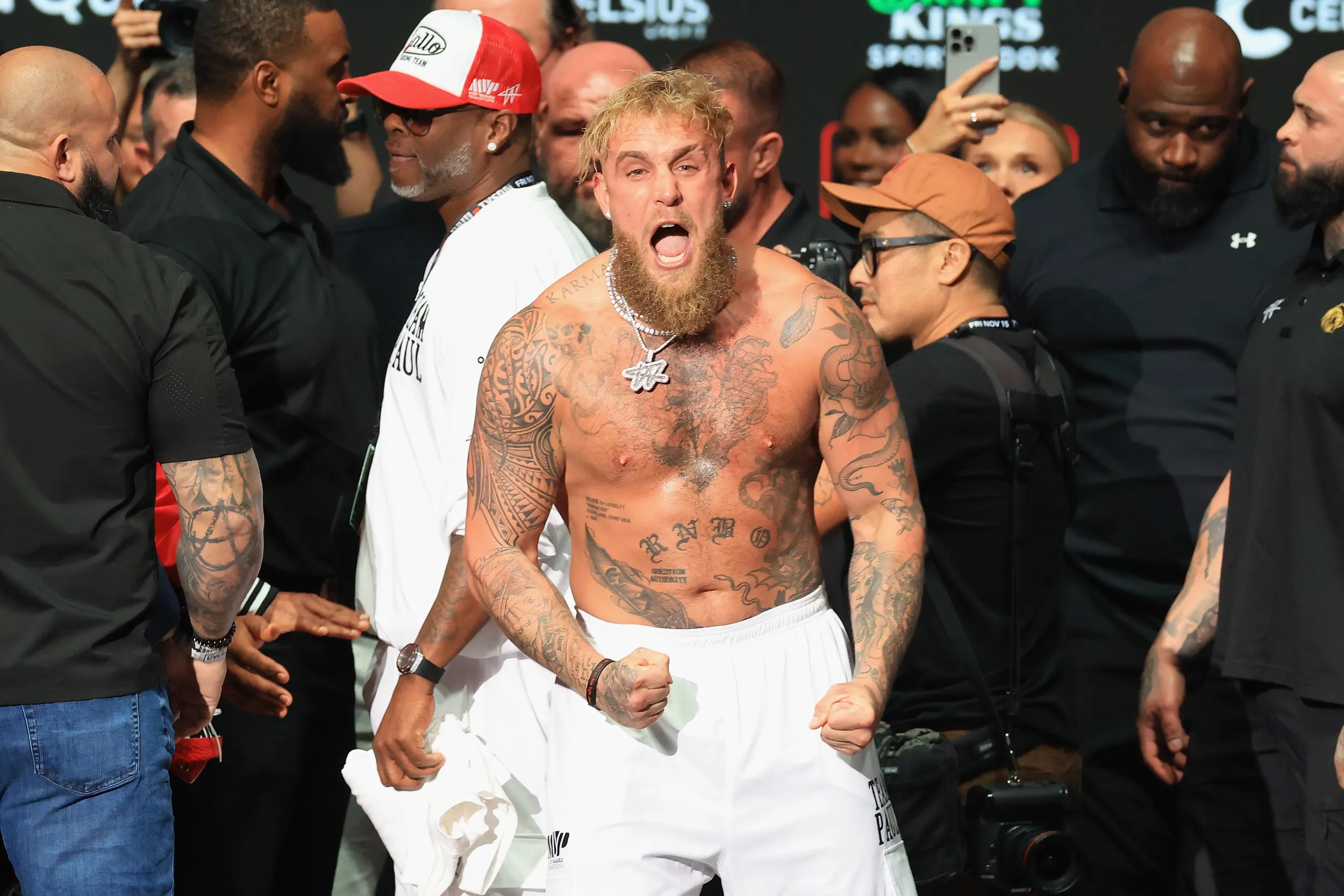 Jake Paul phản ứng với việc Conor McGregor tuyên bố anh sẽ đấu với Logan Paul - Newsweek