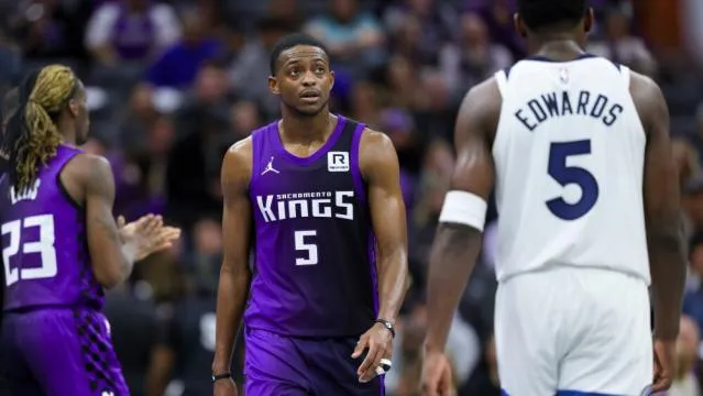 Watch De'Aaron Fox score franchise-record 60, it's still not enough to beat  Timberwolves - Yahoo Sports