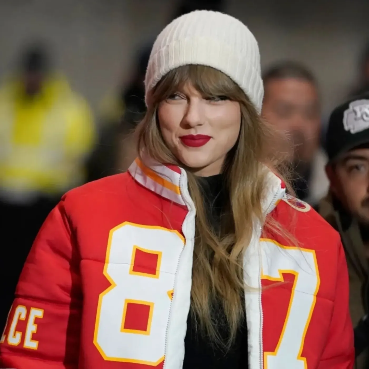 image_676a5c278d44d Taylor Swift and Travis Kelce Spark Buzz with Adorable Matching Jacket Appearance