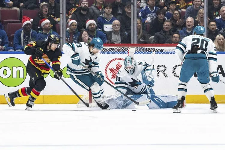 image_676a798f8b548 Pettersson Scores Twice in 44 Seconds as Canucks Edge Sharks