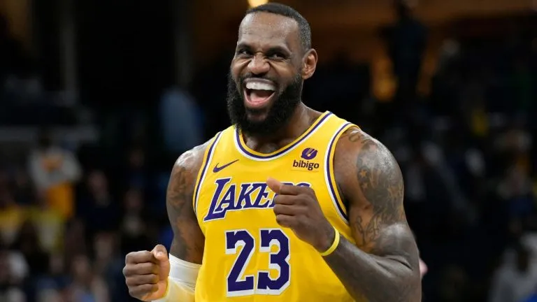 Report: LeBron James re-signing with Los Angeles Lakers - Sportsnet.ca