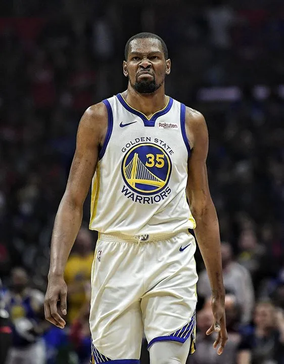 image_676cf9e9a730a Kevin Durant was chastised for overreacting to his coach's remarks.