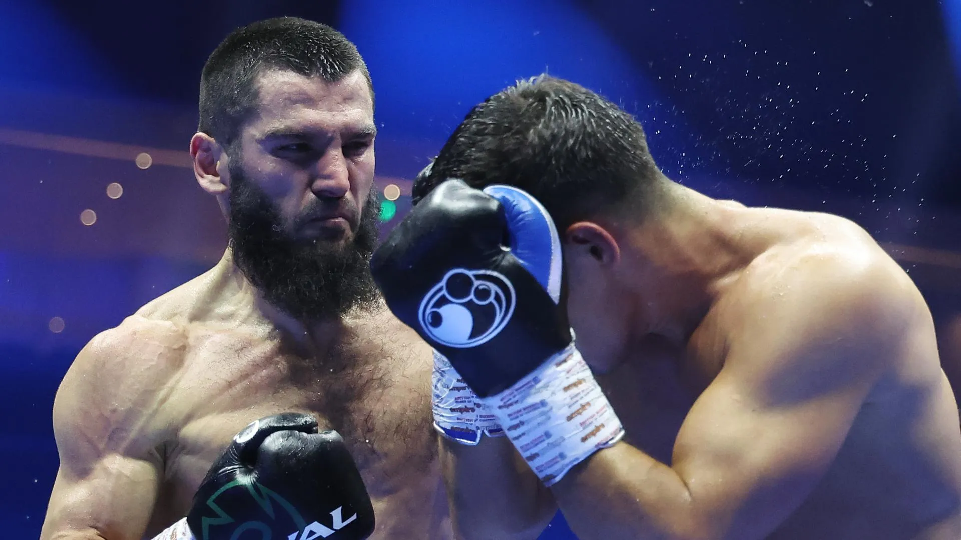 Artur Beterbiev làm Dmitry Bivol choáng váng bằng quyết định đa số để trở thành nhà vô địch không thể tranh cãi - Phát trực tuyến video - Xem ESPN