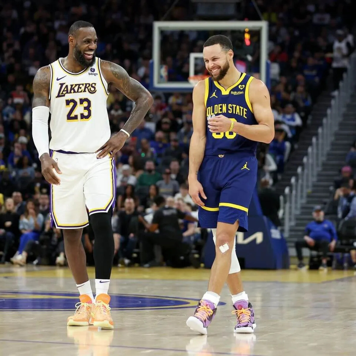 image_676e4ee6858ac LeBron James (31 pts) and Stephen Curry (38 pts) kept the crowd on their toes today with some great plays 🤩