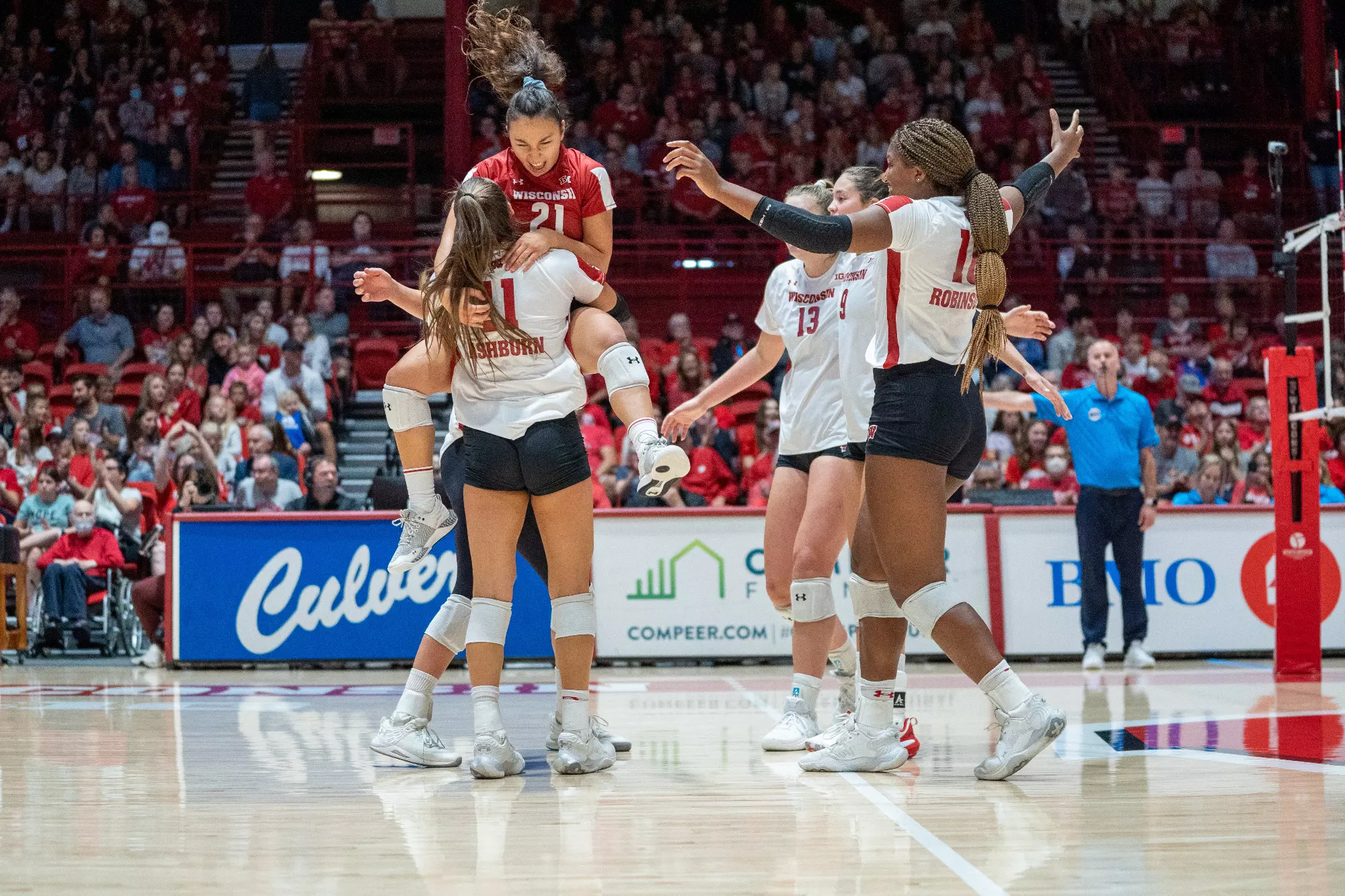 image_676e595ebf435 Wisconsin Volleyball Star Makes Shocking Move Following Crushing NCAA Exit