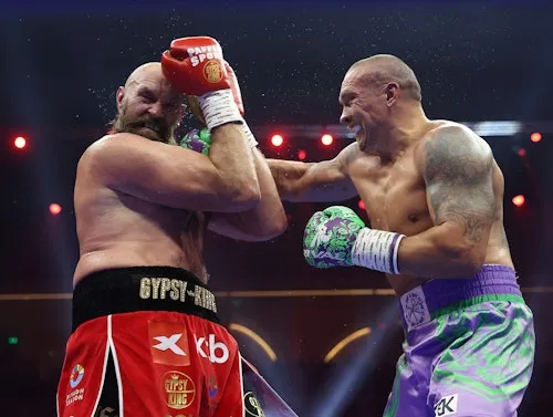 Vòng đấu: Usyk đánh bại Fury một lần nữa, giữ lại danh hiệu - ESPN