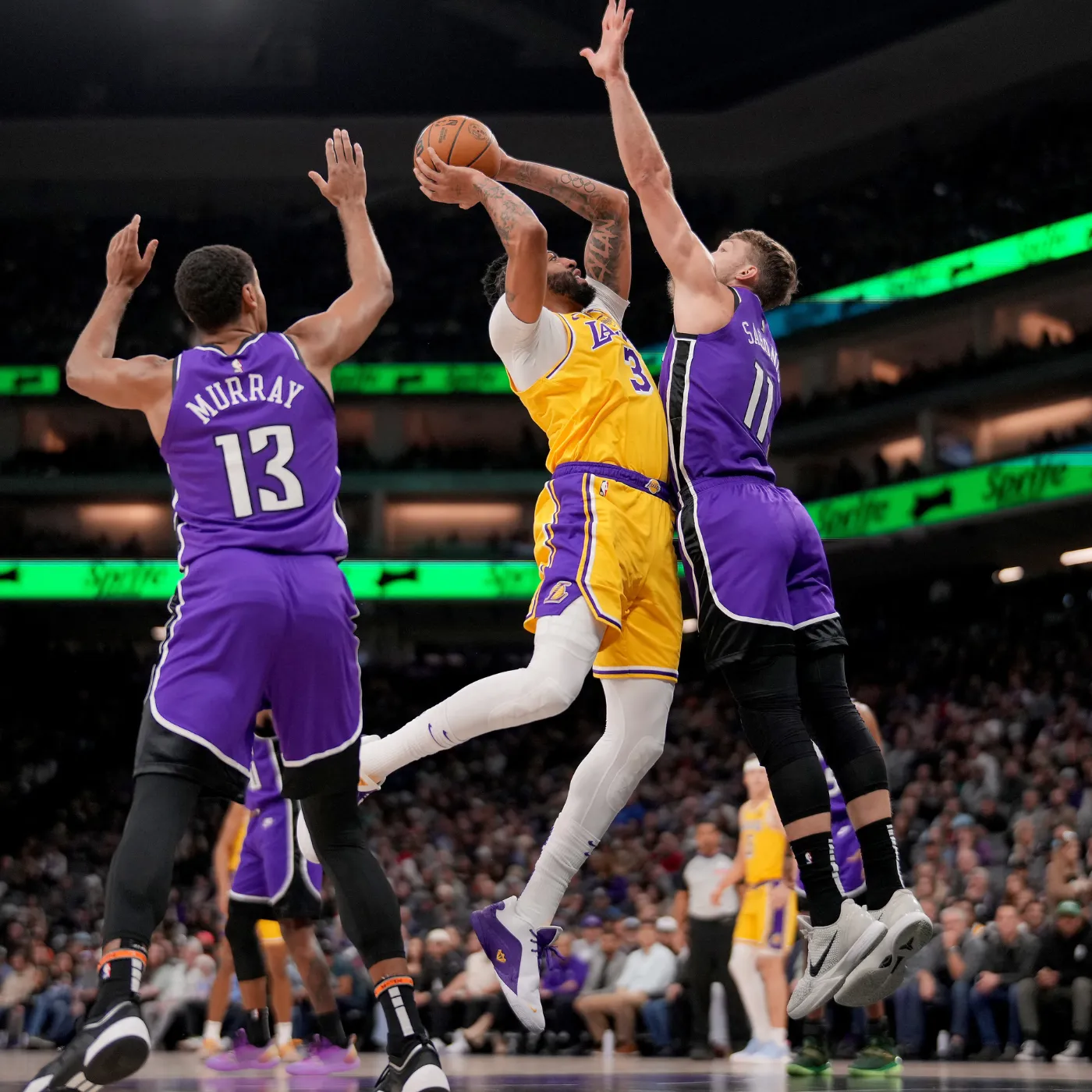 image_677208b4ae2ff Anthony Davis Shines as the Los Angeles Lakers Defeat the Kings 132-122