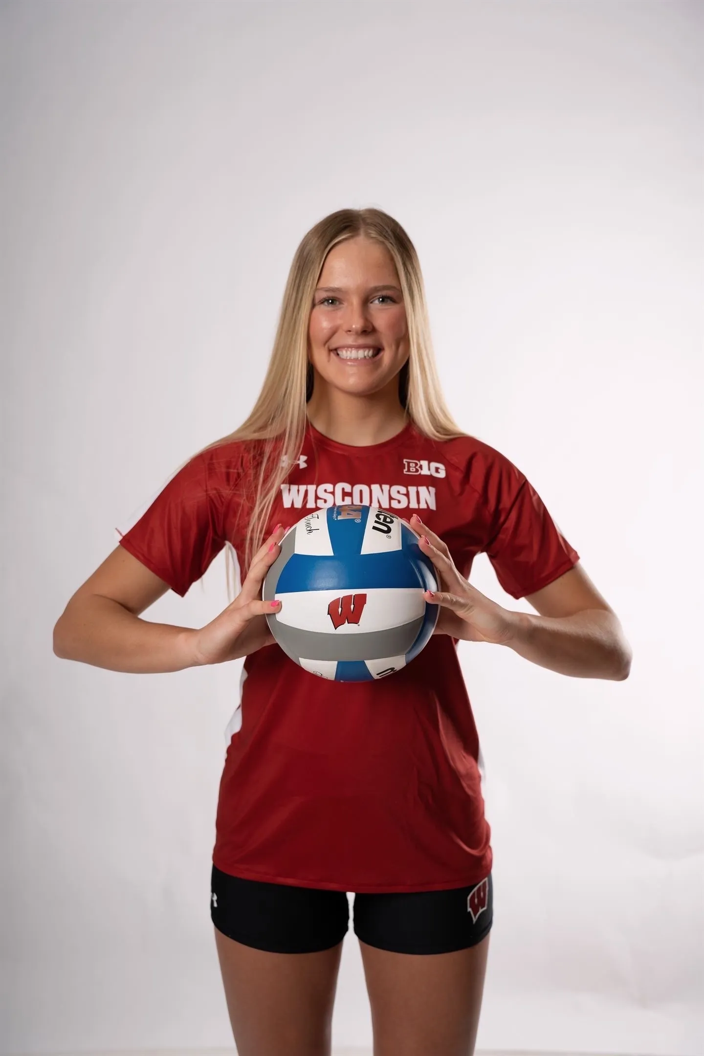 image_677209ce91e26 Former Wisconsin Volleyball Player Saige Damrow Finds a New Home in the Big East