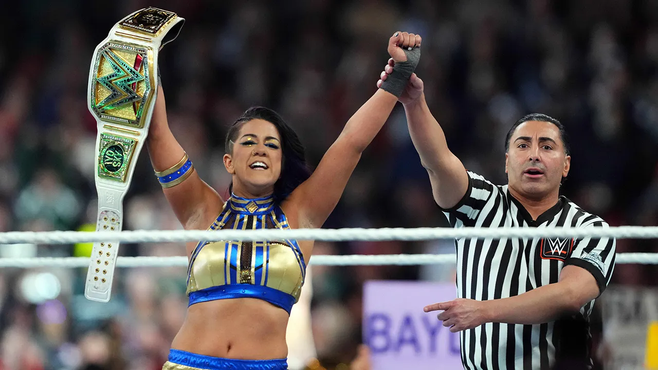 image_67734e34d8177 Bayley mocks WWE Champion, causing WWE Champion to angrily demand an apology from Bayley. Bayley has gone too far this time. Let's see what happens next and whether the WWE Championship will be avenged. Click the link below 👇