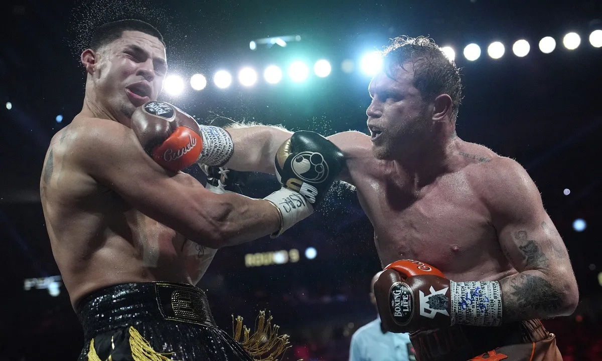 image_67735729a55f8 SHOCK. Canelo Álvarez was knocked out by Terence Crawford. The King had to stop the fight for 25 minutes. Click the link below to see the full story.