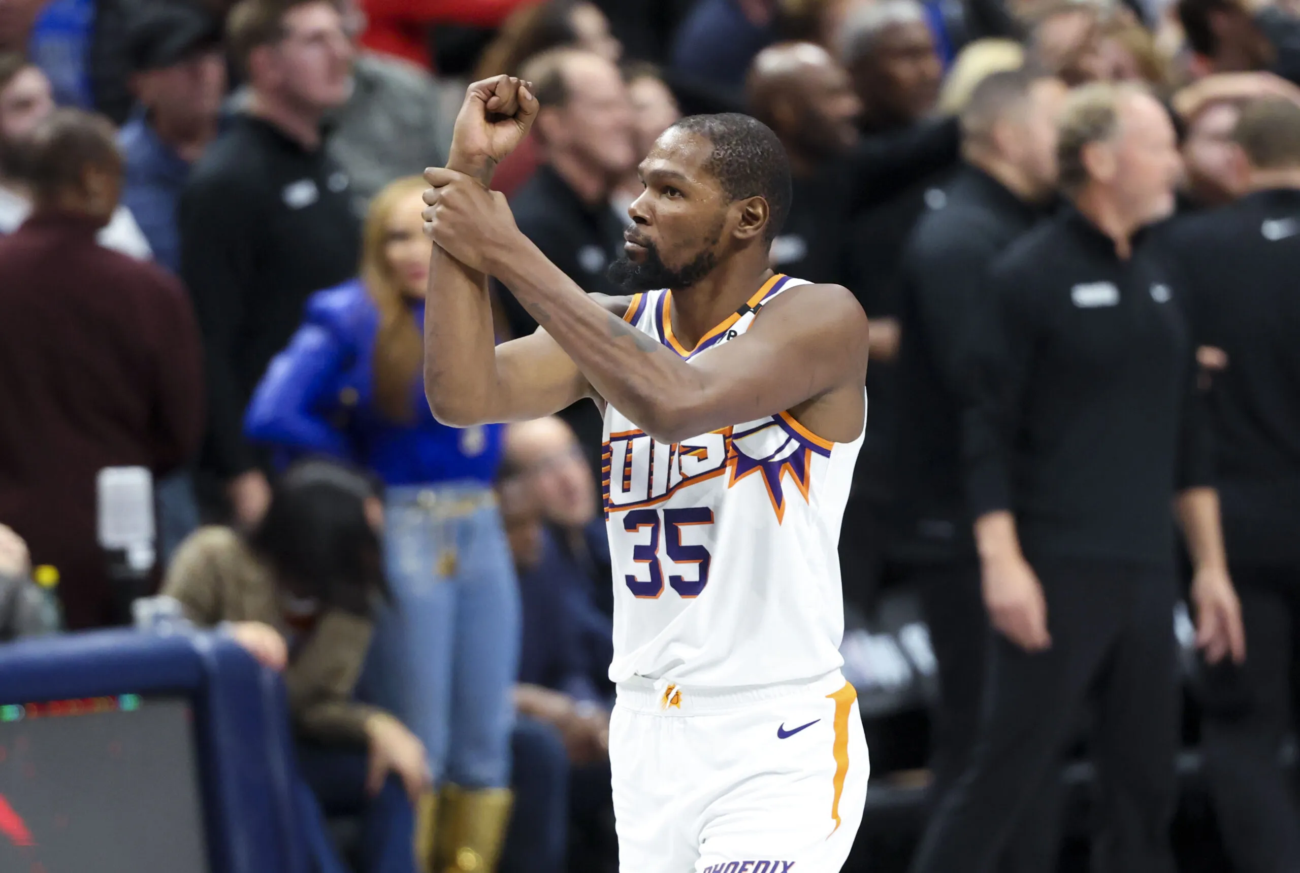 image_677367443a8dd Kevin Durant, an NBA star, was robbed of his $1 million jewelry collection.