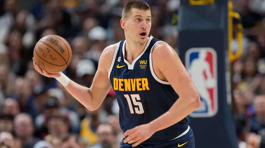 image_677368a664947 Nikola Jokic expresses dissatisfaction with teammates following loss against New Orleans Pelicans.