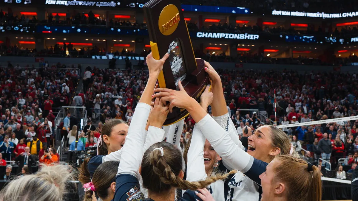 image_67736bb985168 After the NCAA Volleyball Championship. Louisville and Penn State Stars Unite on One Team