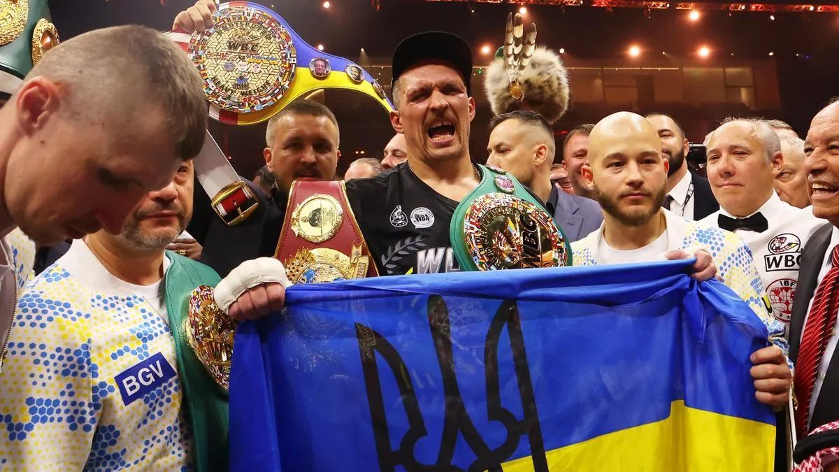 Oleksandr Usyk trở thành nhà vô địch hạng nặng bốn đai đầu tiên không thể tranh cãi với chiến thắng quyết định chia đôi trước Tyson Fury - Eurosport