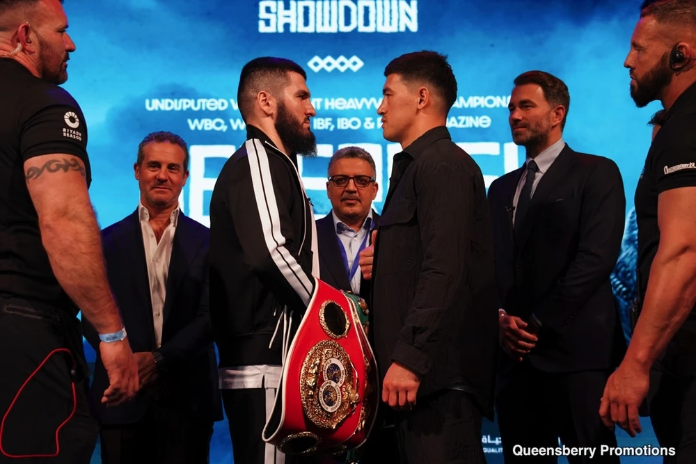 Artur Beterbiev vs Dmitry Bivol: “Trận nhất thống giang hồ” làng quyền dưới  nặng toàn Nga đầu tiên, nhưng lại không có cờ Nga (I) | CHUYÊN TRANG THỂ  THAO