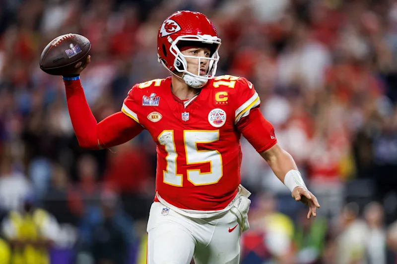 Người đại diện NFL: Patrick Mahomes của Chiefs có giá trị gần bằng hợp đồng 1 tỷ đô la với Đấu thầu mở | Tin tức, Điểm số, Điểm nổi bật, Số liệu thống kê và Tin đồn | Bleacher Report