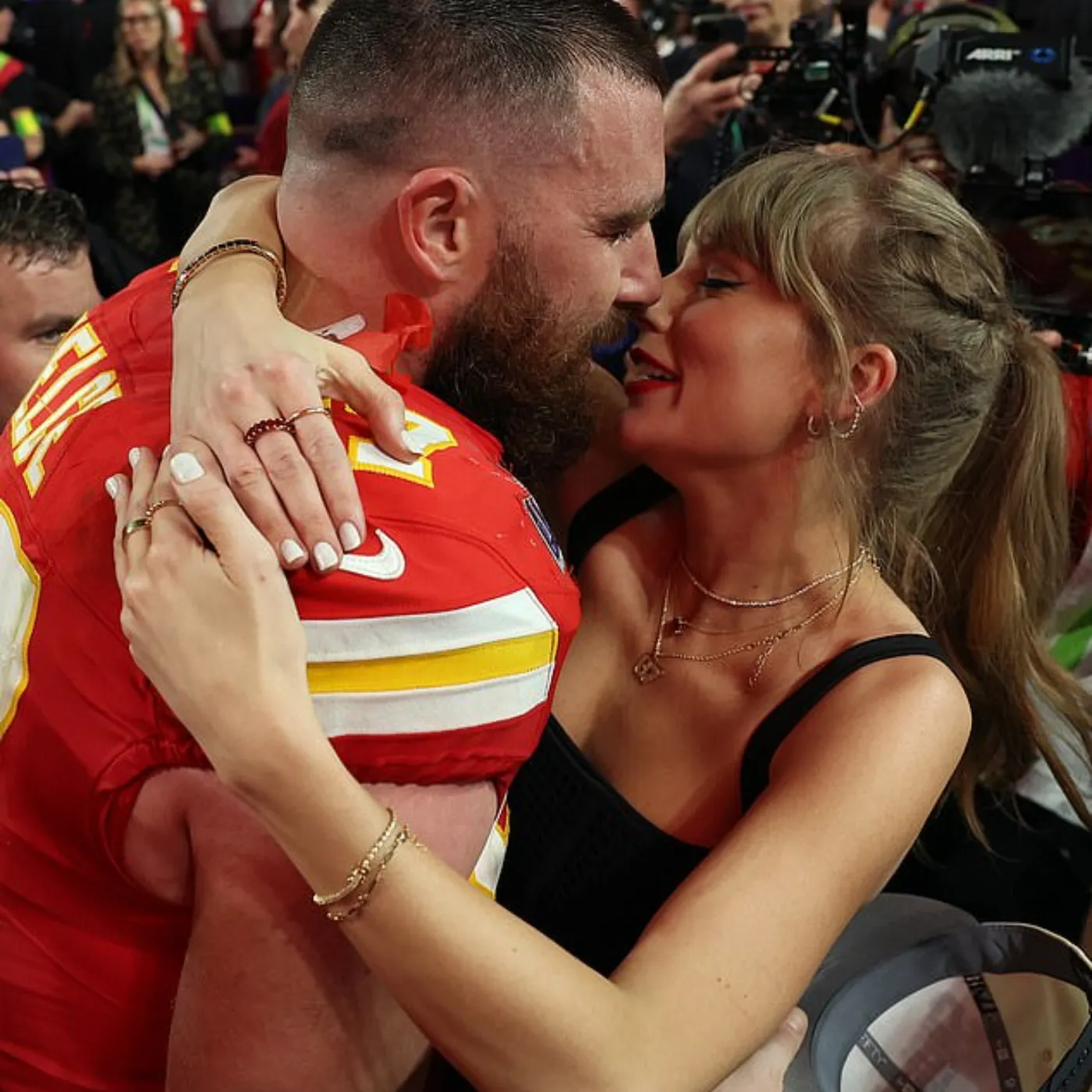 image_6777a640d50f9 Taylor Swift and Travis Kelce Are About to Temporarily Break Up? Shocking Gay Rumors Make Fans Restless!