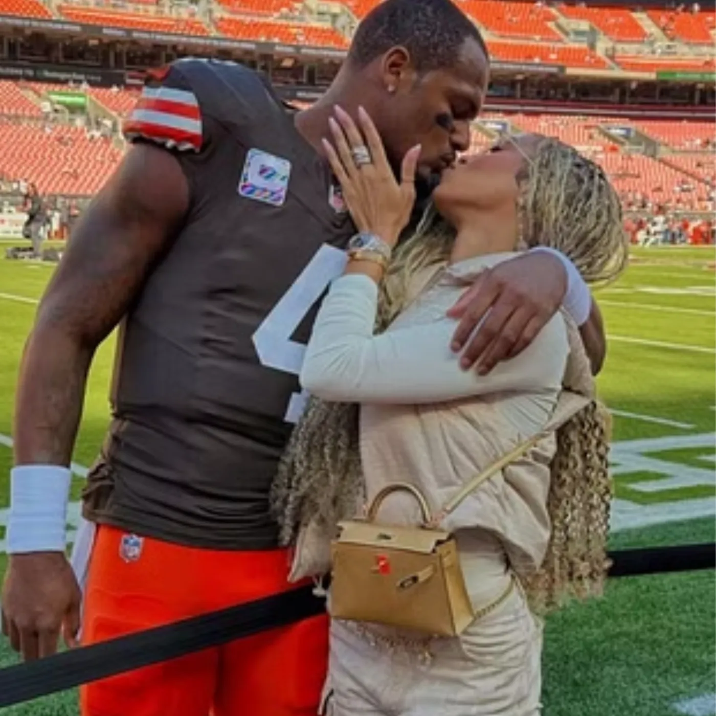 image_677e30a2e08af TikTok Girlfriend’s Raw Take on Deshaun Watson Lights Up Social Media!