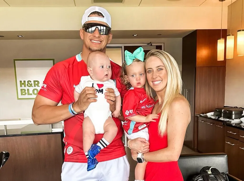 image_677f74baf34e0 Brittany Mahomes' Eight-Word Message Waving Social Media After Patrick Mahomes Update His Wife's Big Pregnancy