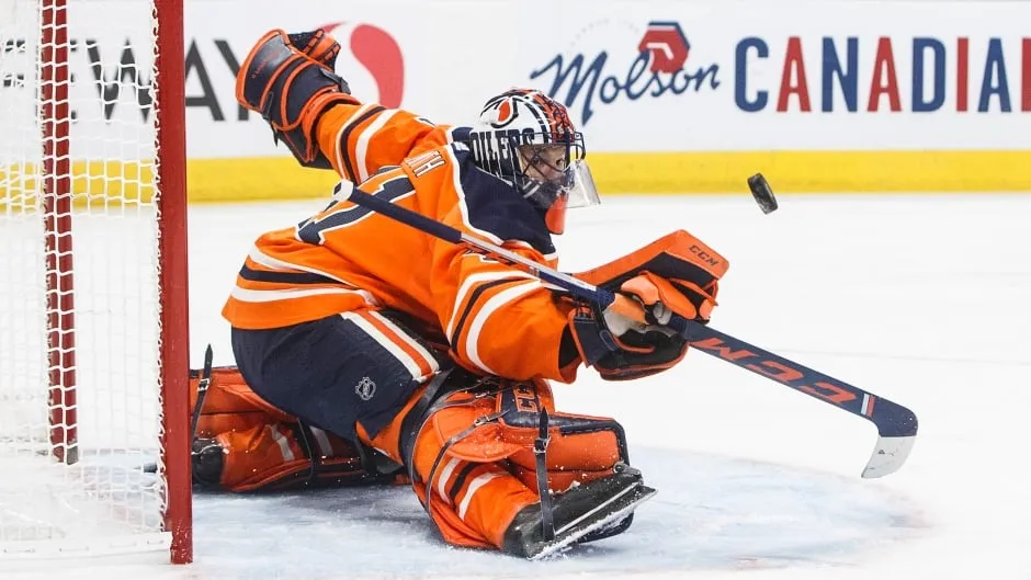 image_678098e8aec37 Oilers Goalie Exits Bruins Match Following Major Collision