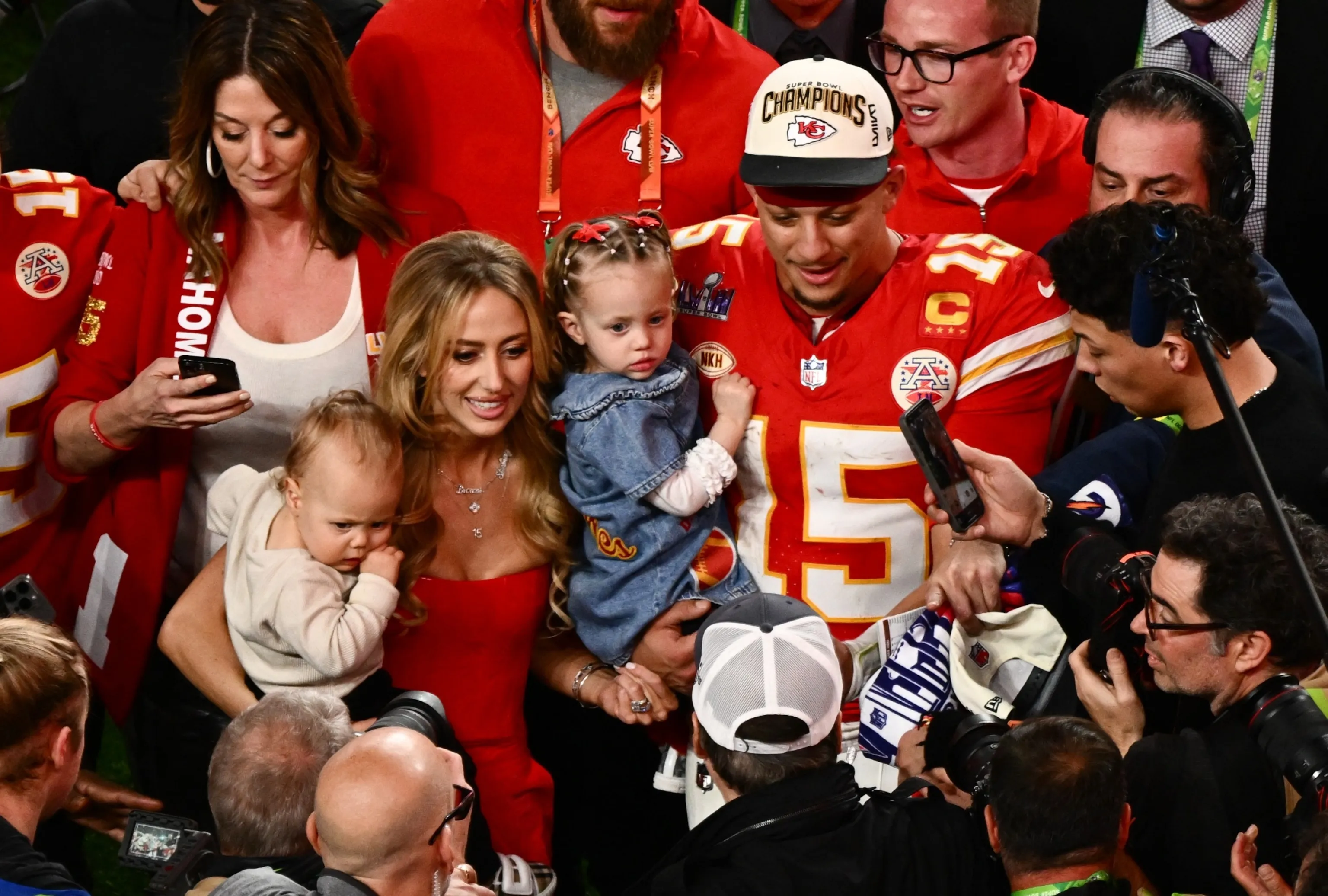 image_67809e2c9bd54 Patrick Mahomes' mom teases a unique outfit for the next Chiefs' game.