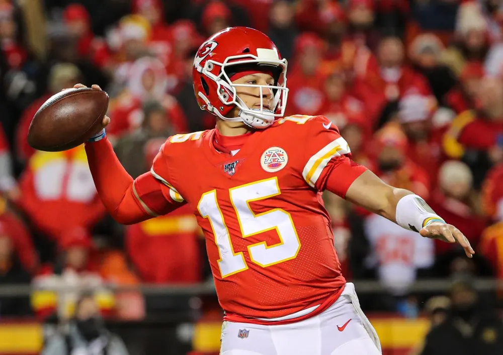 image_6784dcfaa6b86 As Patrick Mahomes and the Chiefs prepare for Texans showdown, his defenders show off some incredible heroism