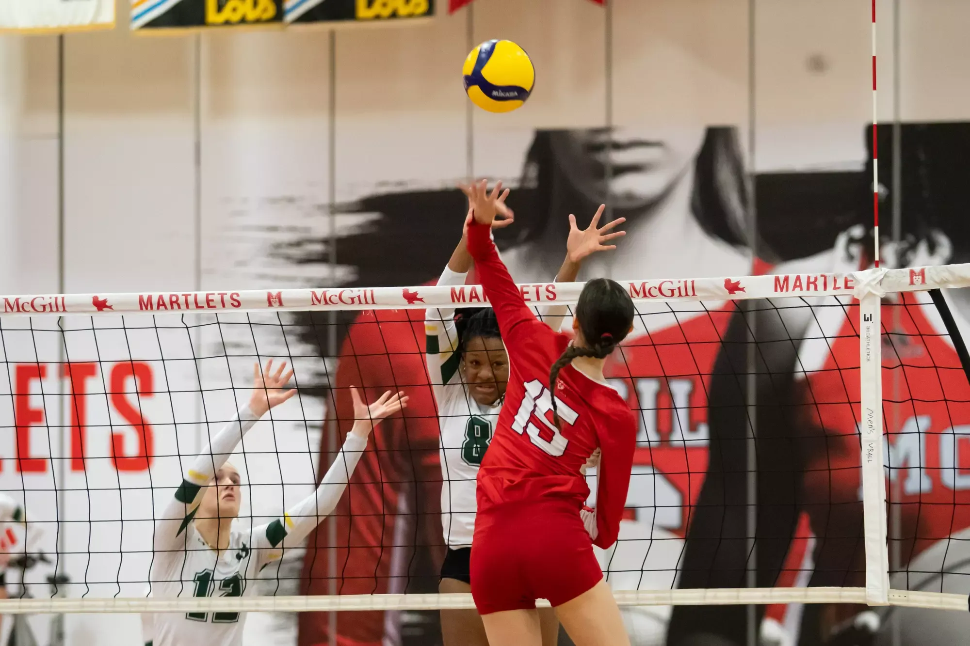 image_6785293be203d McGill Volleyball Players Overcome Flu to Defeat Laval, A Victory of Significance