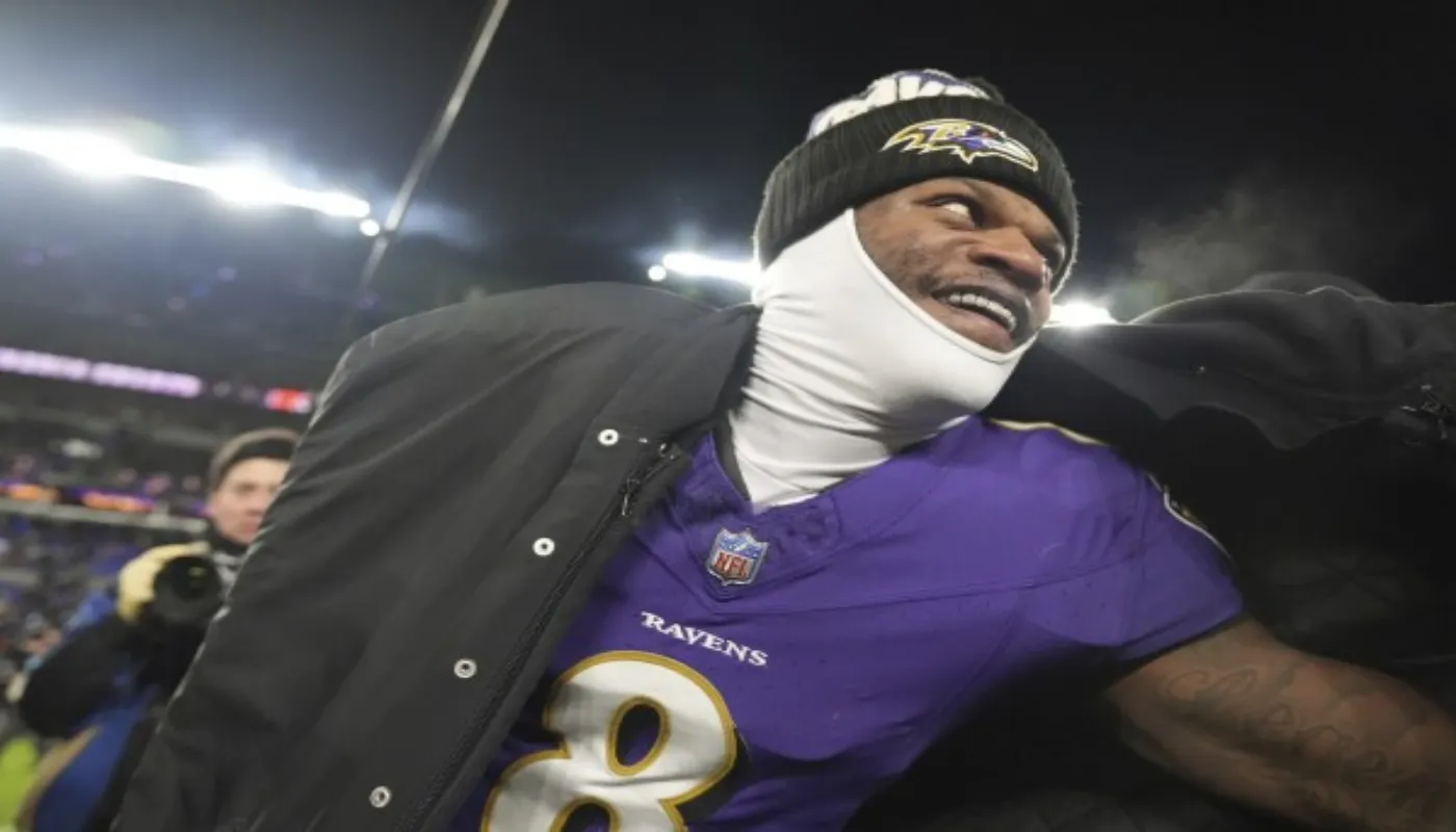 image_67852ef7e2b67 Lamar Jackson Assures Fans: Injury "Nothing to Worry About" After Getting Kneed in the Back