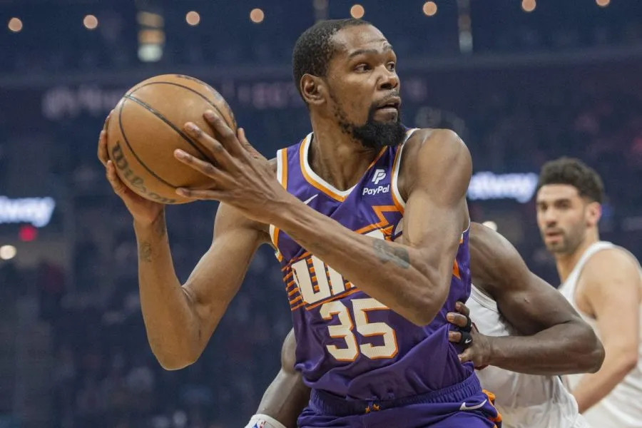 image_6786040916c63 NBA commentators sparked outrage when they said the Suns should not keep Kevin Durant and instead look for a method to acquire Jimmy Butler.