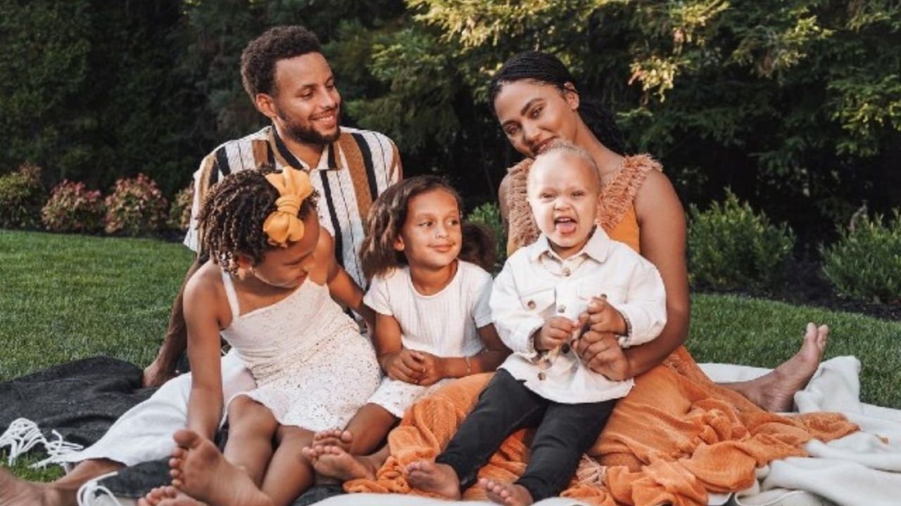 image_678713ba50741 Ayesha and Stephen Curry talk about how happy they are that their fourth child will be coming soon and making their family happy