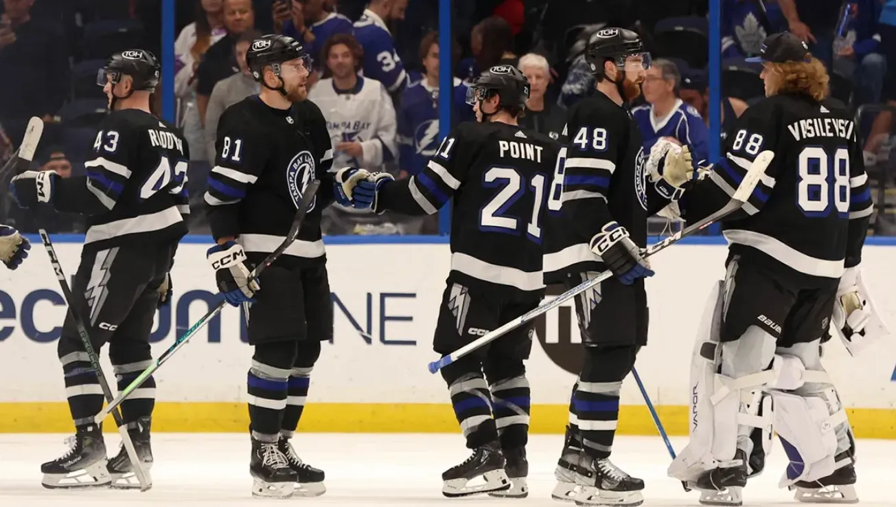 image_678734f8d5123 Lightning shockingly bench Brayden Point for team violation