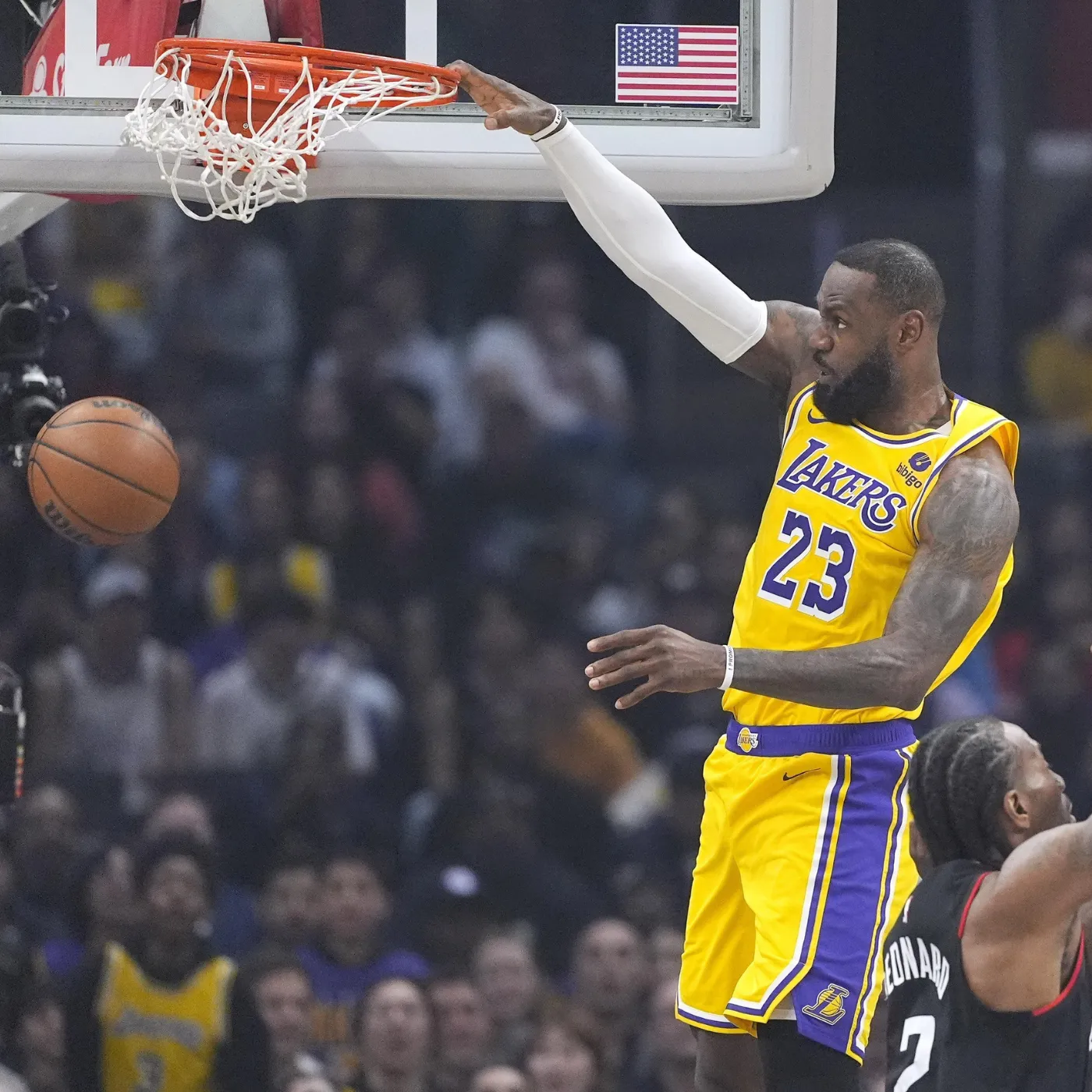 image_678b17693264a LeBron James vs Clippers Sparks Heated Debate Over Los Angeles Basketball Dominance