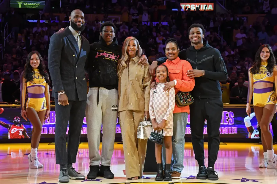 image_678bc05bd3b2f LeBron James’ Family Faces Wildfire Evacuation, Community Support Rises