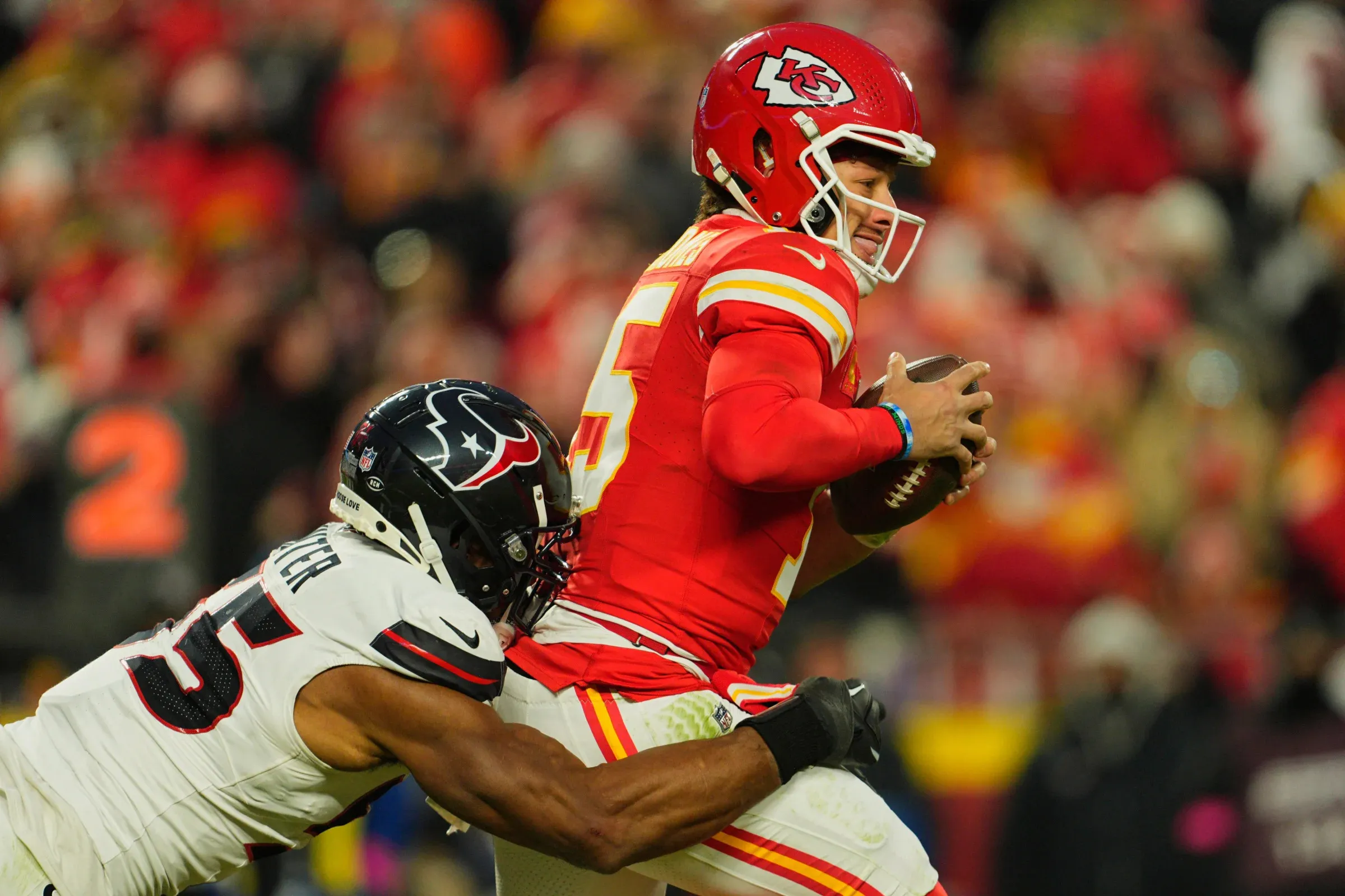 image_678ceb8265945 Patrick Mahomes is Fiercely Criticized for getting Special Treatment from NFL Ref after Controversial Penalty Calls in divisional round