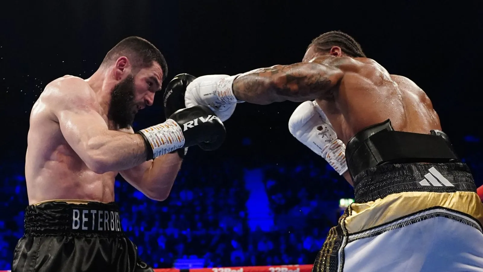 Artur Beterbiev beats Anthony Yarde in bruising eight-round battle to  defend light-heavyweight titles | Boxing News | Sky Sports