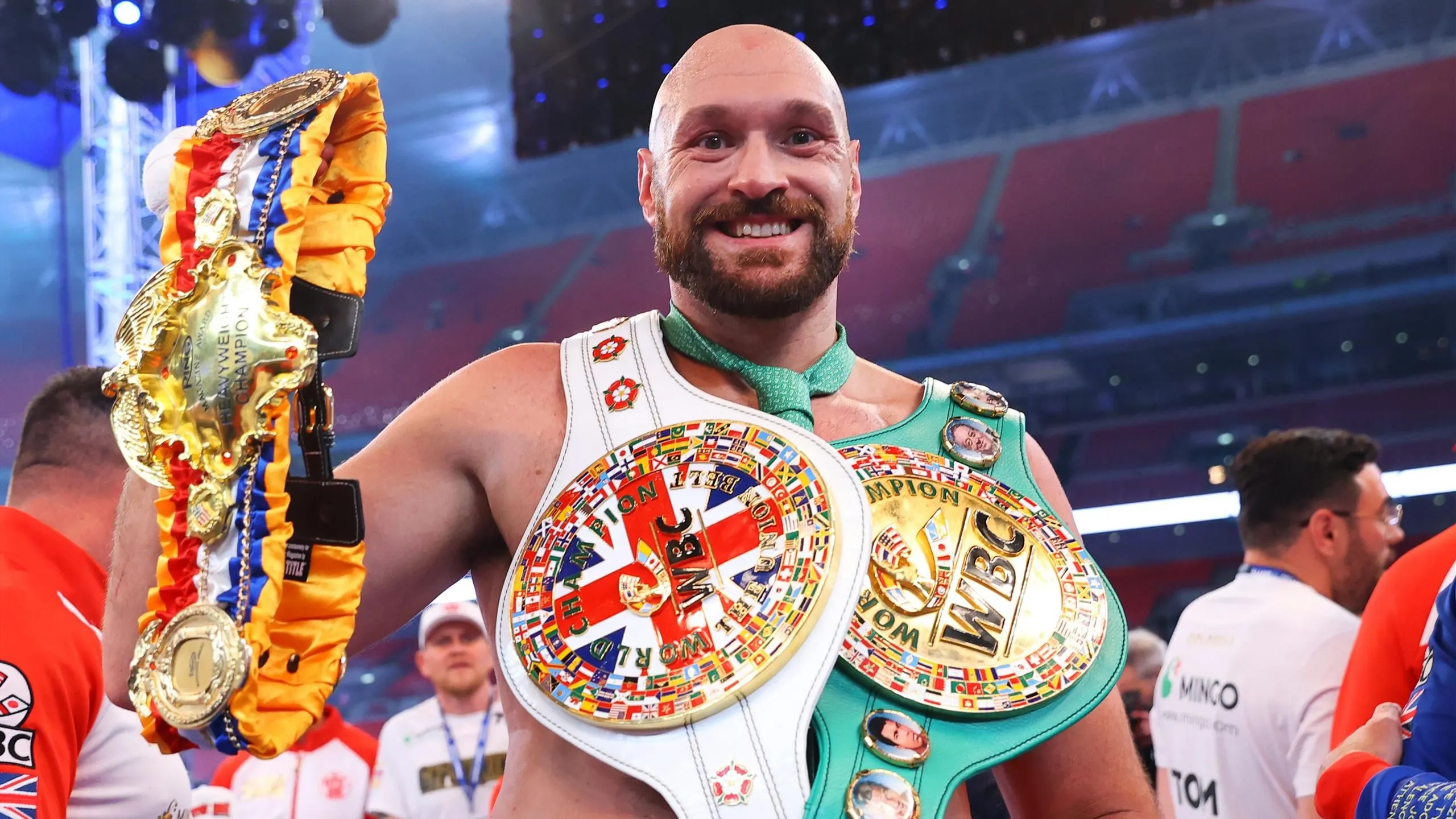 Tyson Fury knocks out Dillian Whyte in sixth round to defend WBC  heavyweight title at Wembley Stadium - Eurosport