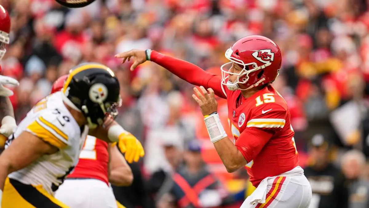 Kansas City Chiefs Coach Reveals How QB Patrick Mahomes Can Still Improve -  Athlon Sports