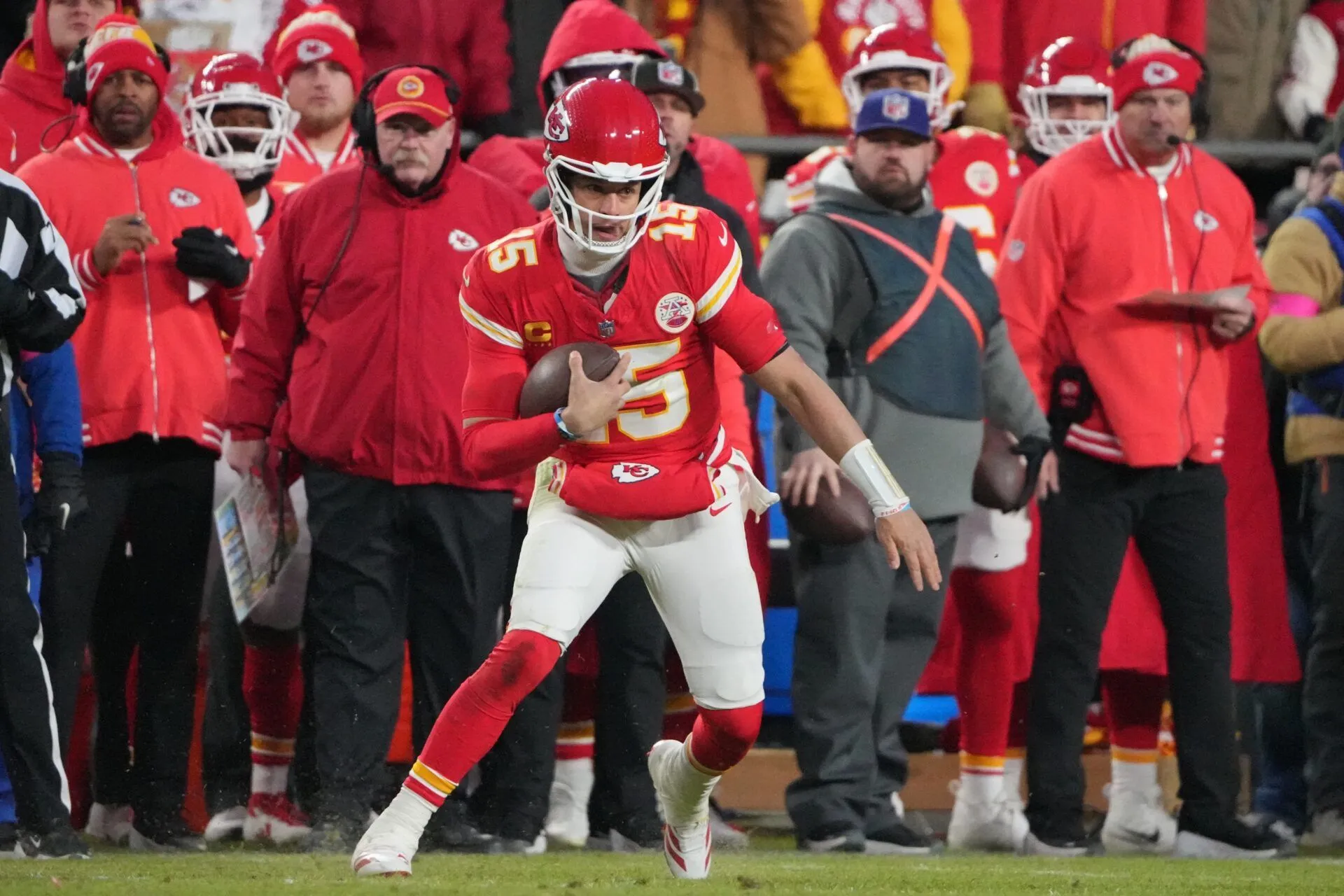 Patrick Mahomes' Trainer Admits the Chiefs QB Flopped in Hilarious Response  as Kansas City Advances to AFC Title Game