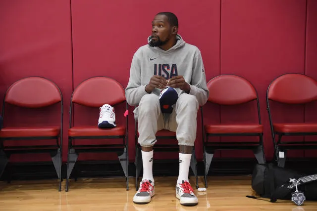 Kevin Durant discusses the trade rumors about him and his desire to play  'till the wheels fall off' - Yahoo Sports